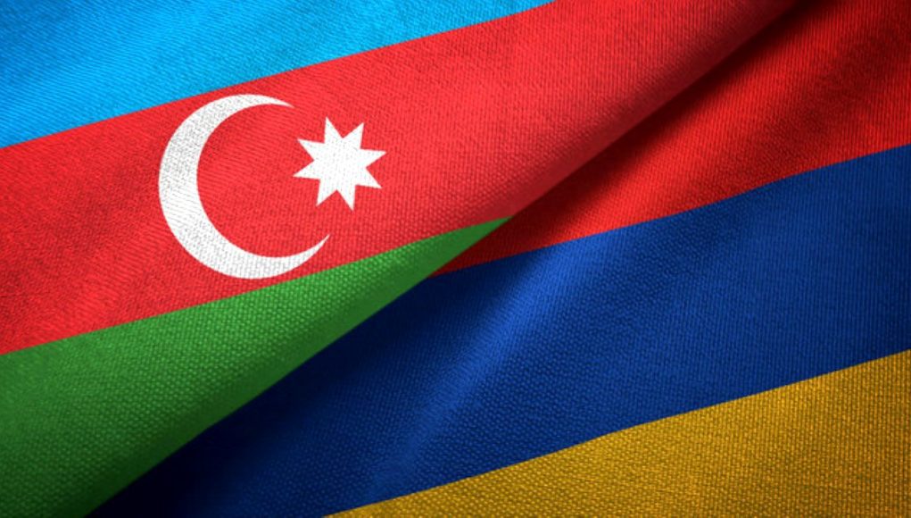 Azərbaycan və Ermənistan bayraqları