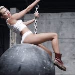 Miley Cyrus – Wrecking Ball
