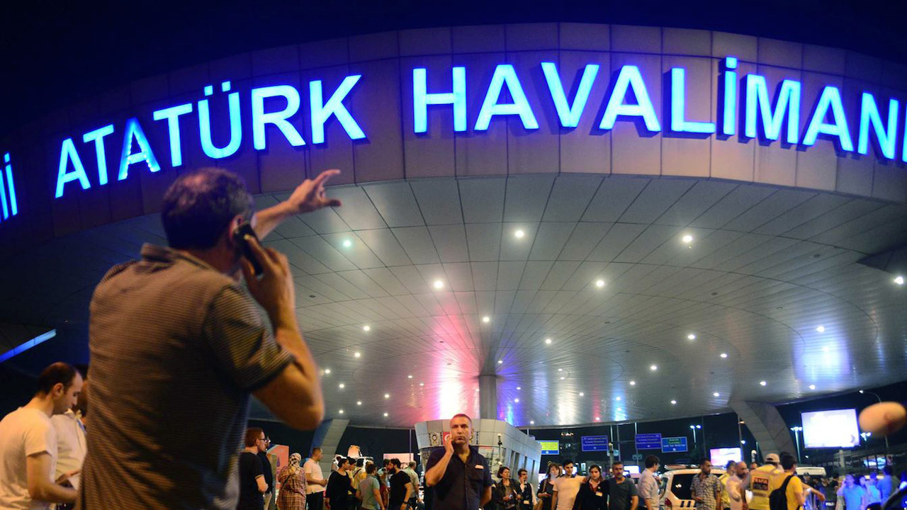 İstanbulun Atatürk aeroportunda terror aktı törədildi