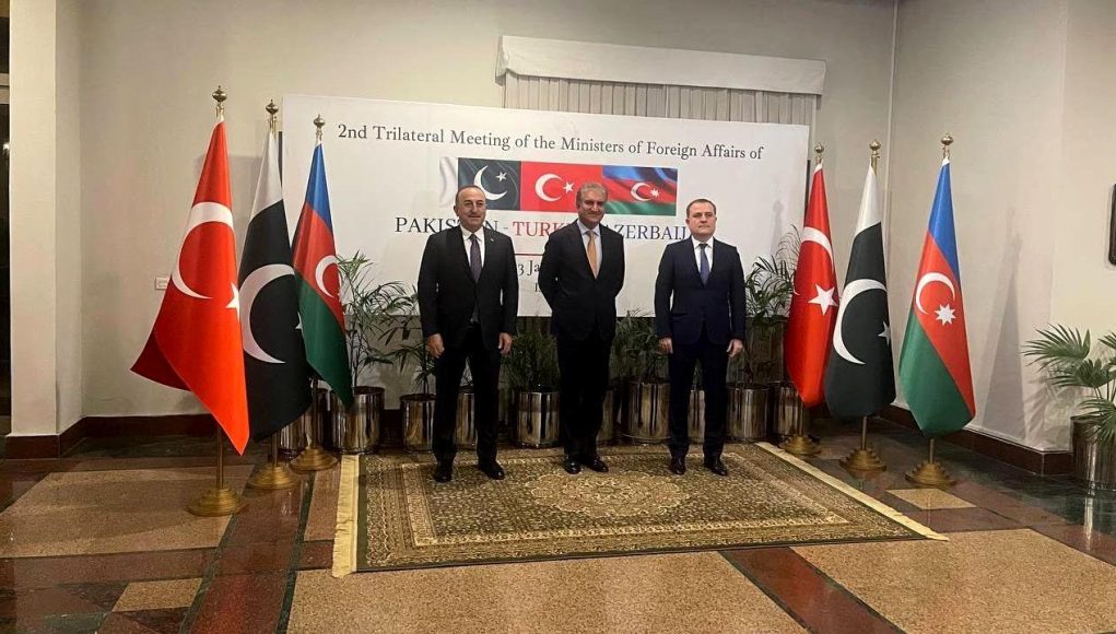 İslamabadda Azərbaycan, Pakistan və Türkiyə XİN başçıları