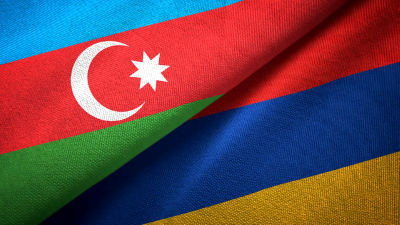 Azərbaycan və Ermənistan bayraqları