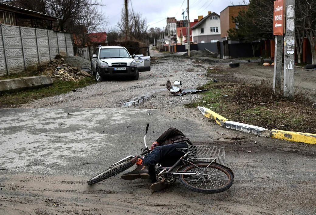 Kiyev vilayəti Buça şəhərinin küçələrindəki meyitlərin görüntüləri