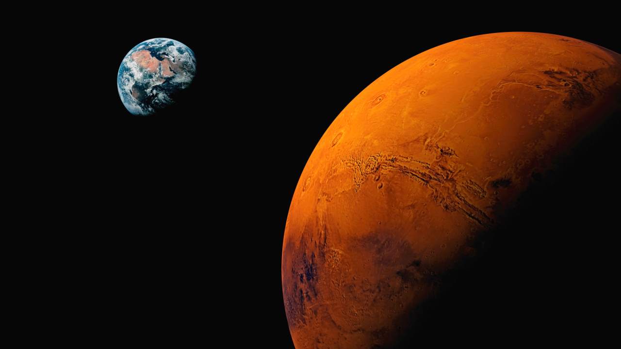 Mars planeti və Yer kürəsi