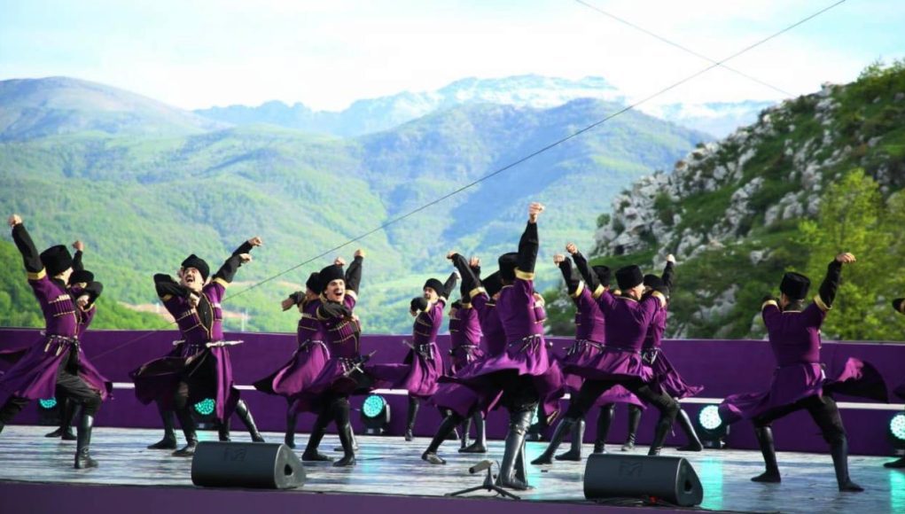 Şuşada “Xarıbülbül” Beynəlxalq Folklor Festivalı