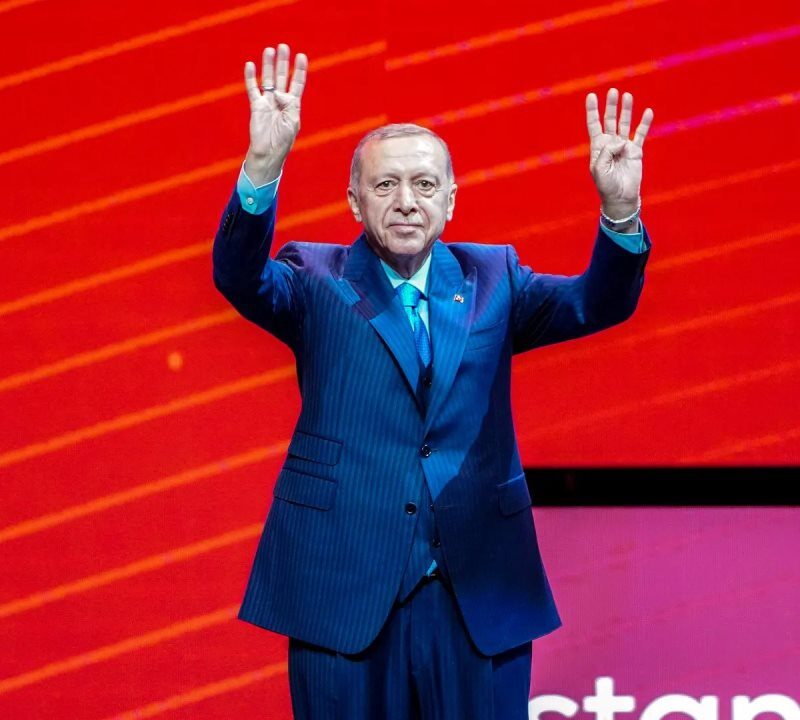 Türkiyə MSK Rəcəb Təyyub Ərdoğanın yenidən prezident seçildiyini açıqladı