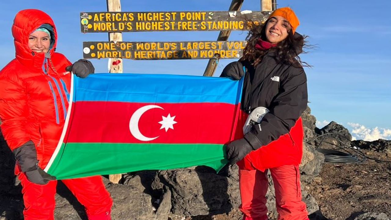 Yonja kollektivi Afrikanın ən hündür zirvəsində Azərbaycan bayrağını dalğalandırdı