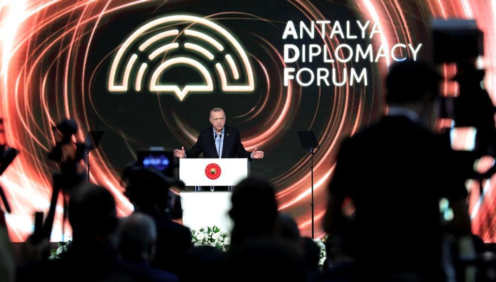 Ərdoğan Antalya Diplomatik Forumunda çıxış etdi